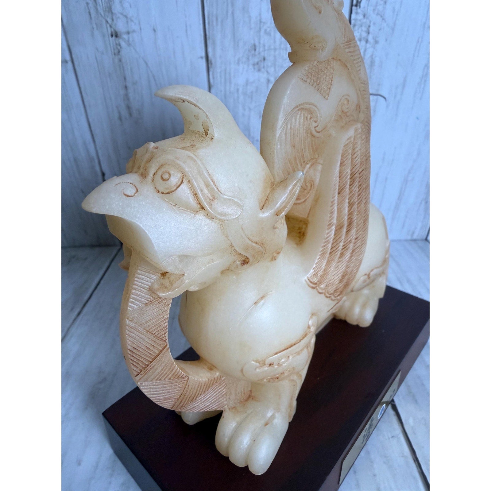 White Jade Carving of Judicial Yuan ‘Fa” Shuo-Wan-Joe-Zi