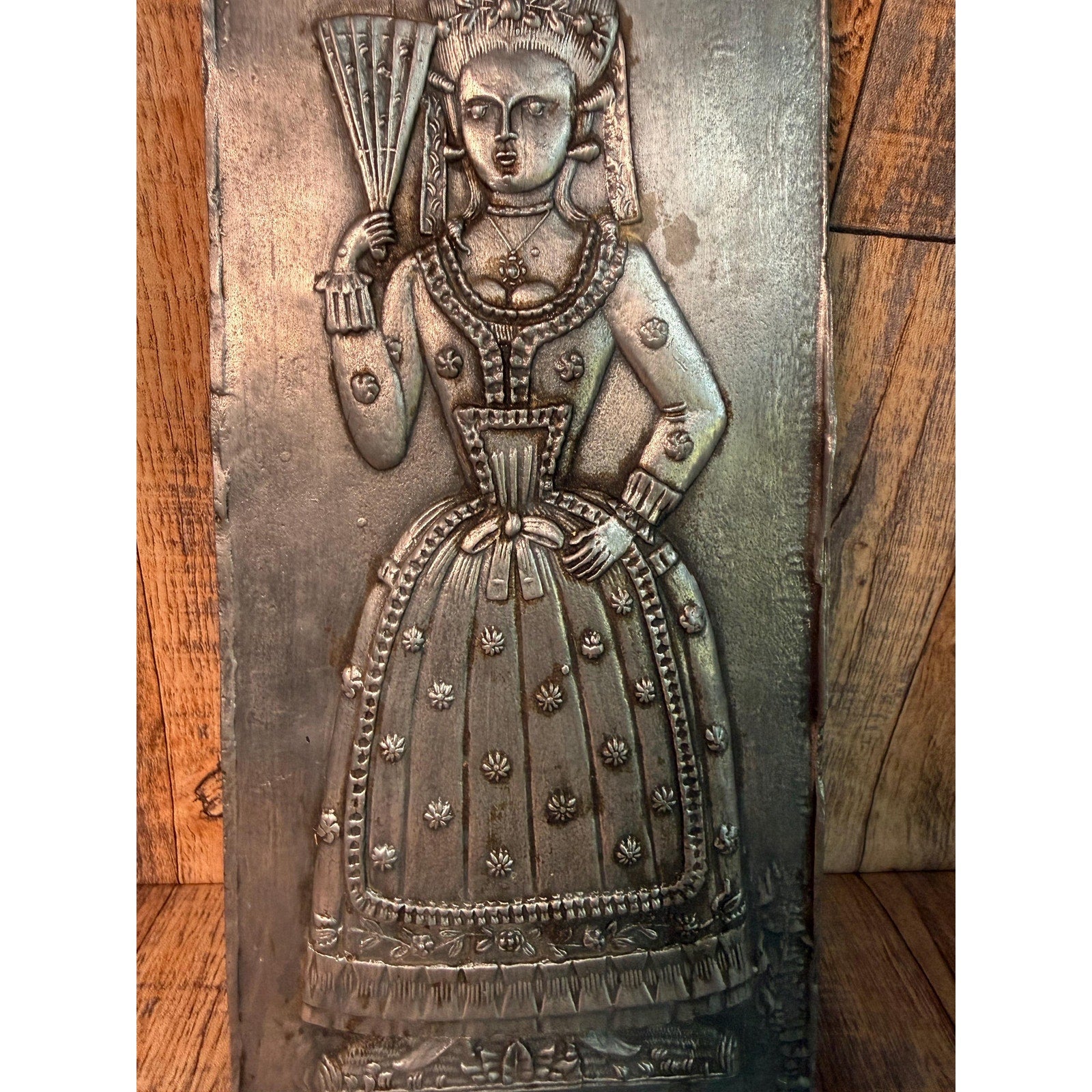 Deutsches Brotmuseum Pewter Bread Mold with Woman Design