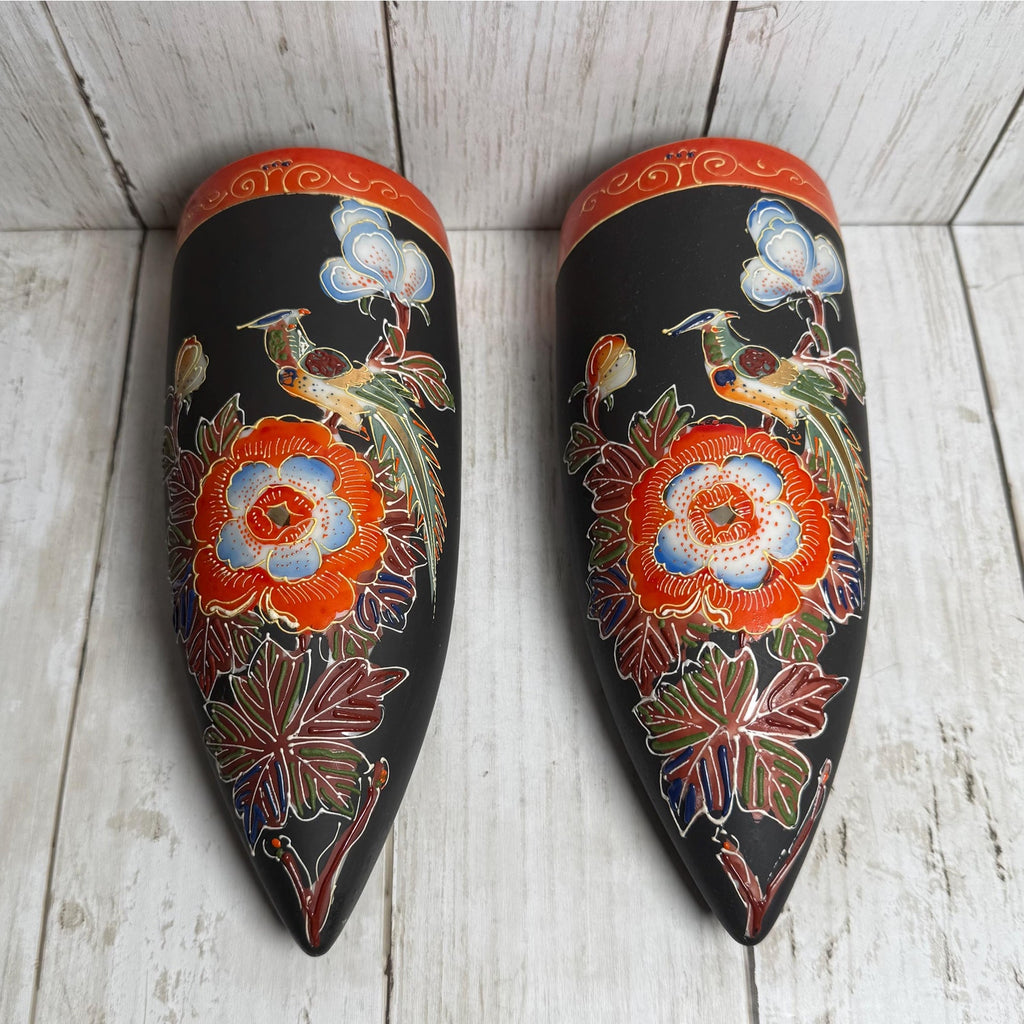 Satsuma Moriage Hand Painted Wall Pocket Set