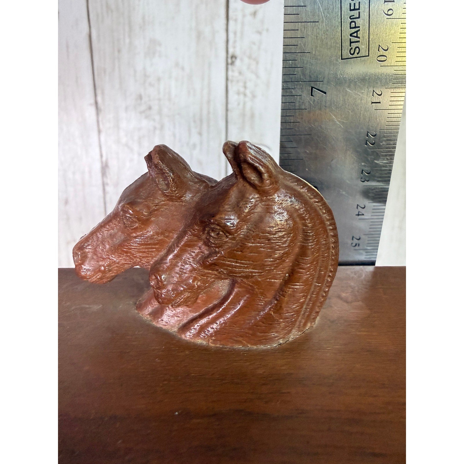 Wooden 7-pipe Stand with Molded Horse Heads