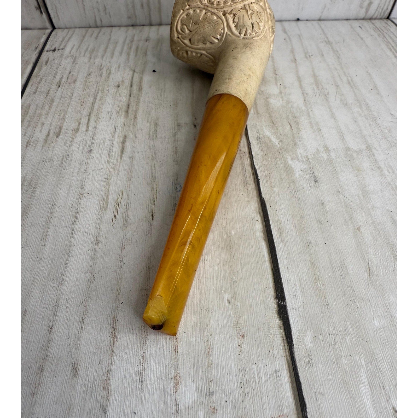 Classic Style Meerschaum Pipe with Carved Grape Leaf Design