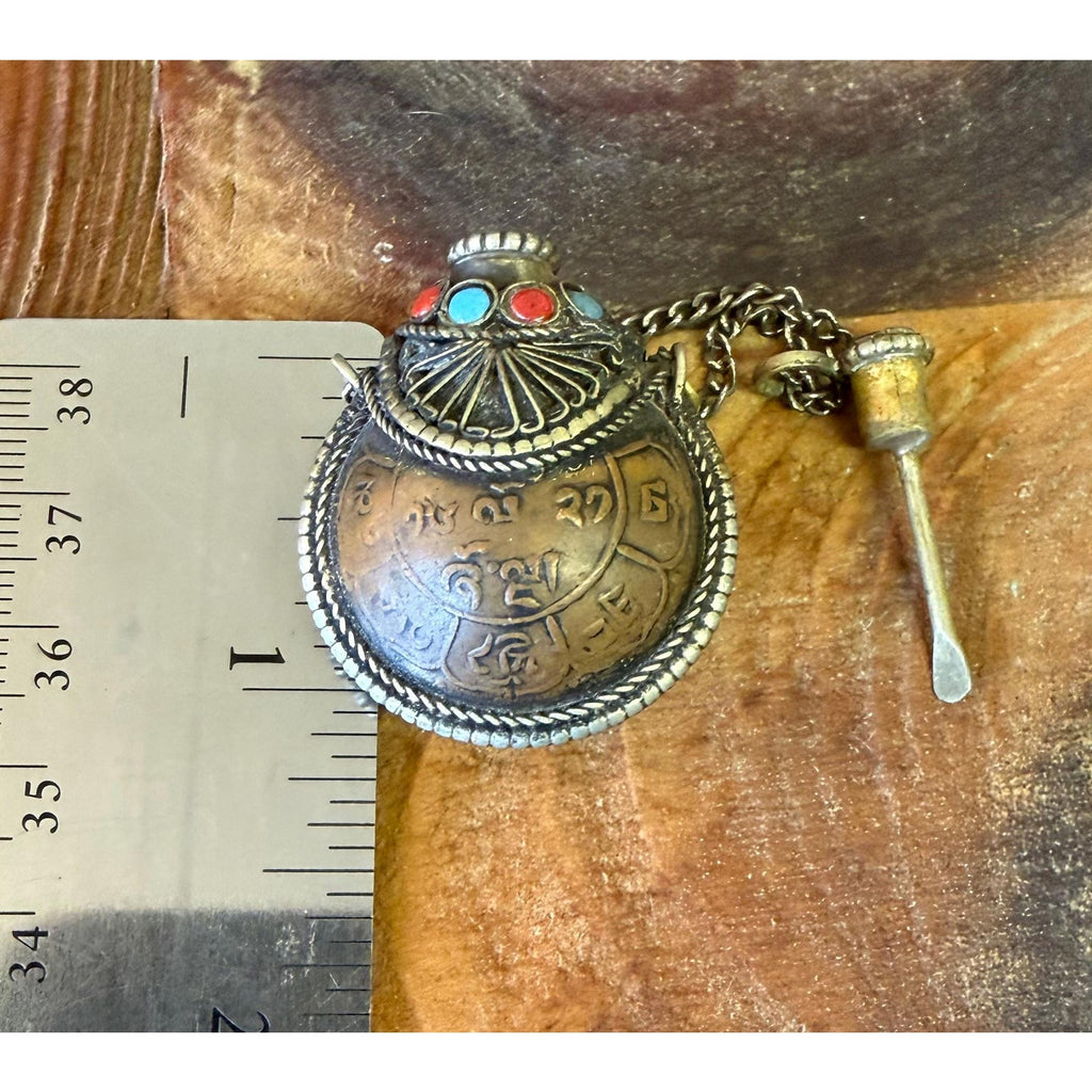 Antique Tibetan Snuff Bottle