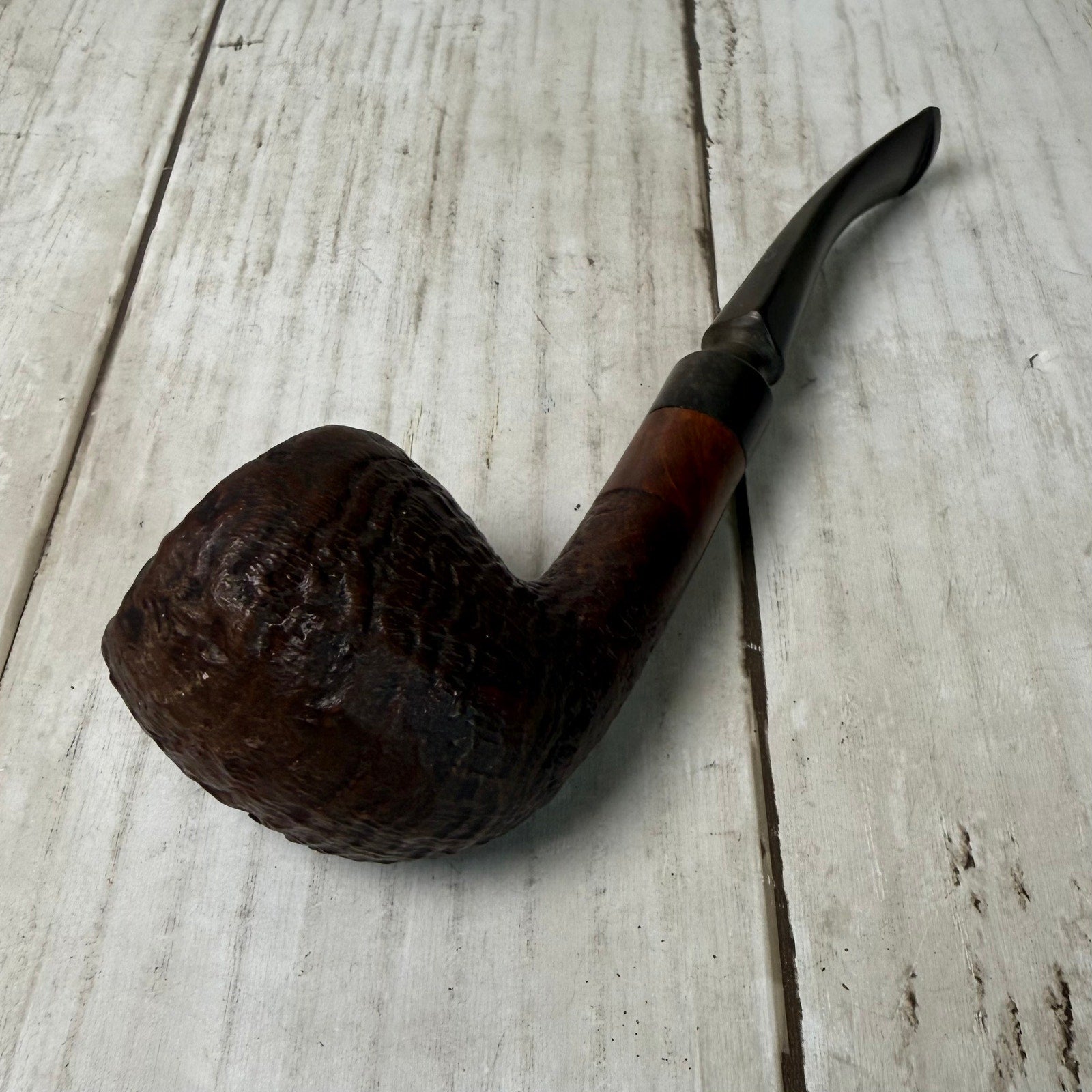 Rusticated Hjerte-Brier (Heart-Briar) Tobacco Pipe