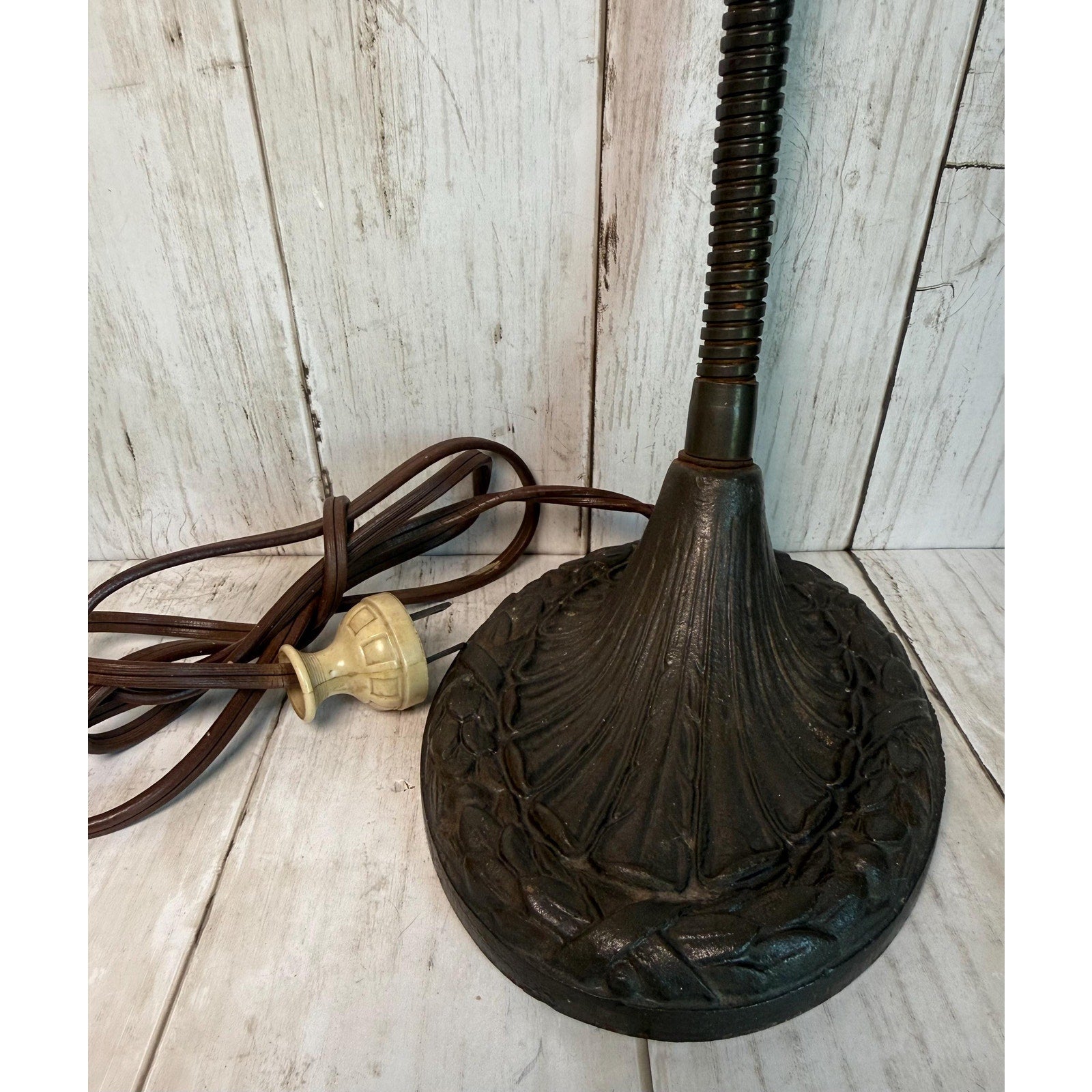 Iron Gooseneck Desk Lamp
