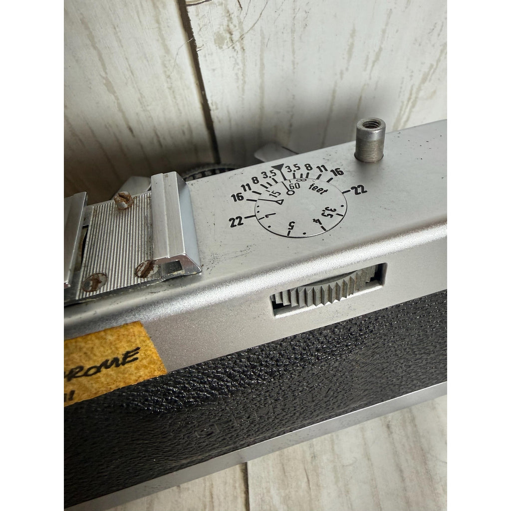 Voigtlander Vintessa 35 mm Camera - Untested