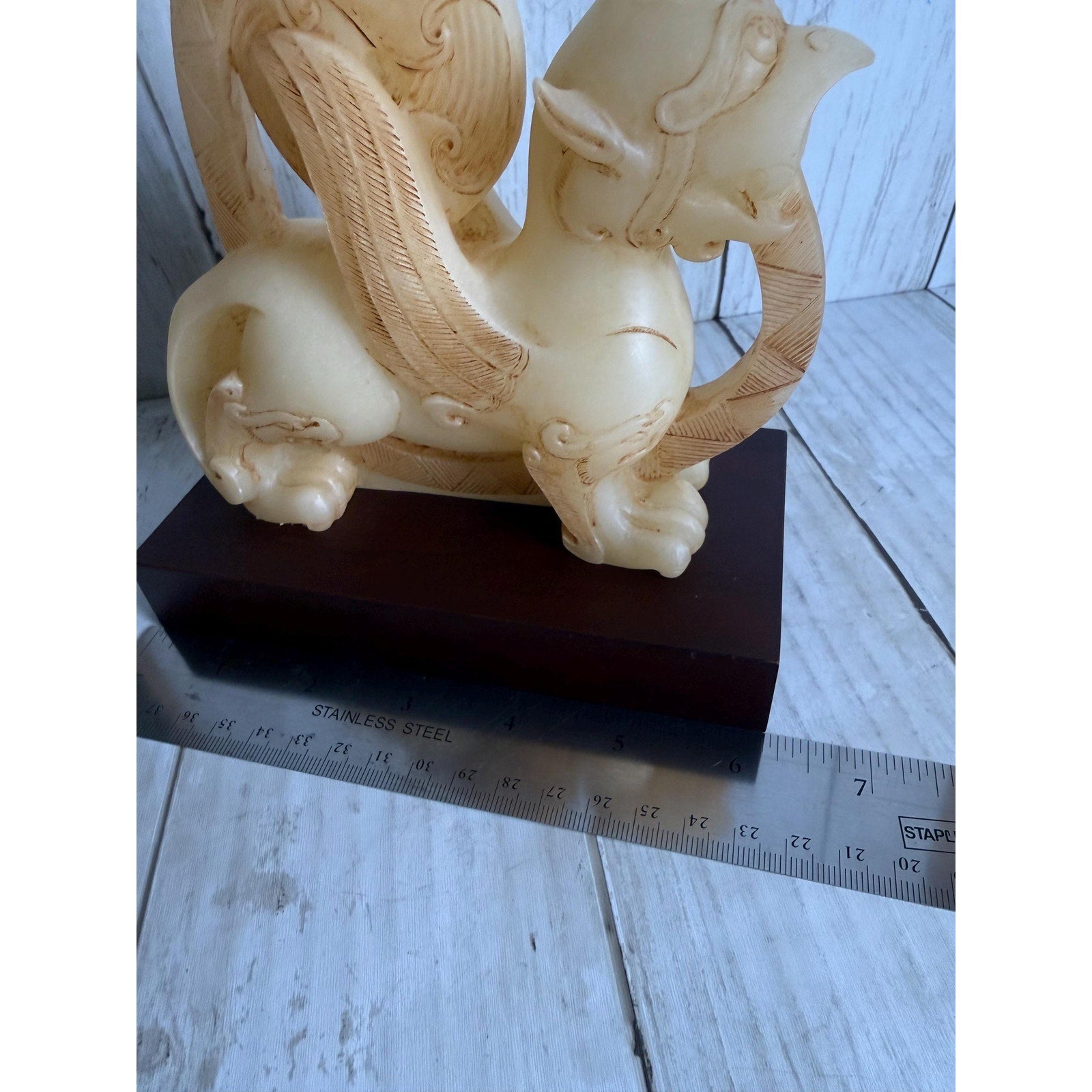 White Jade Carving of Judicial Yuan ‘Fa” Shuo-Wan-Joe-Zi