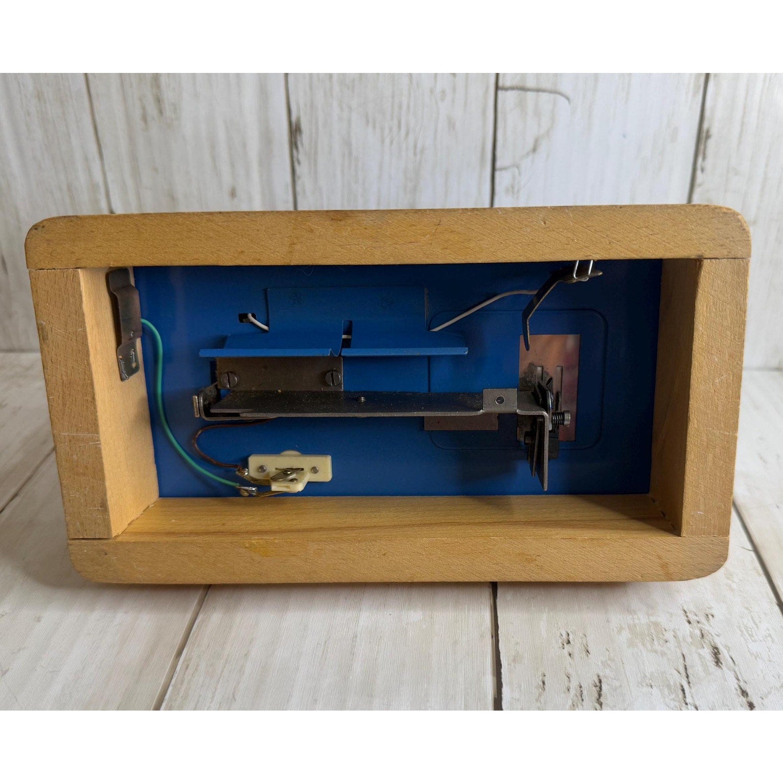 Sewmaster Childs Miniature Sewing Machine Hand Crank and Battery Operated