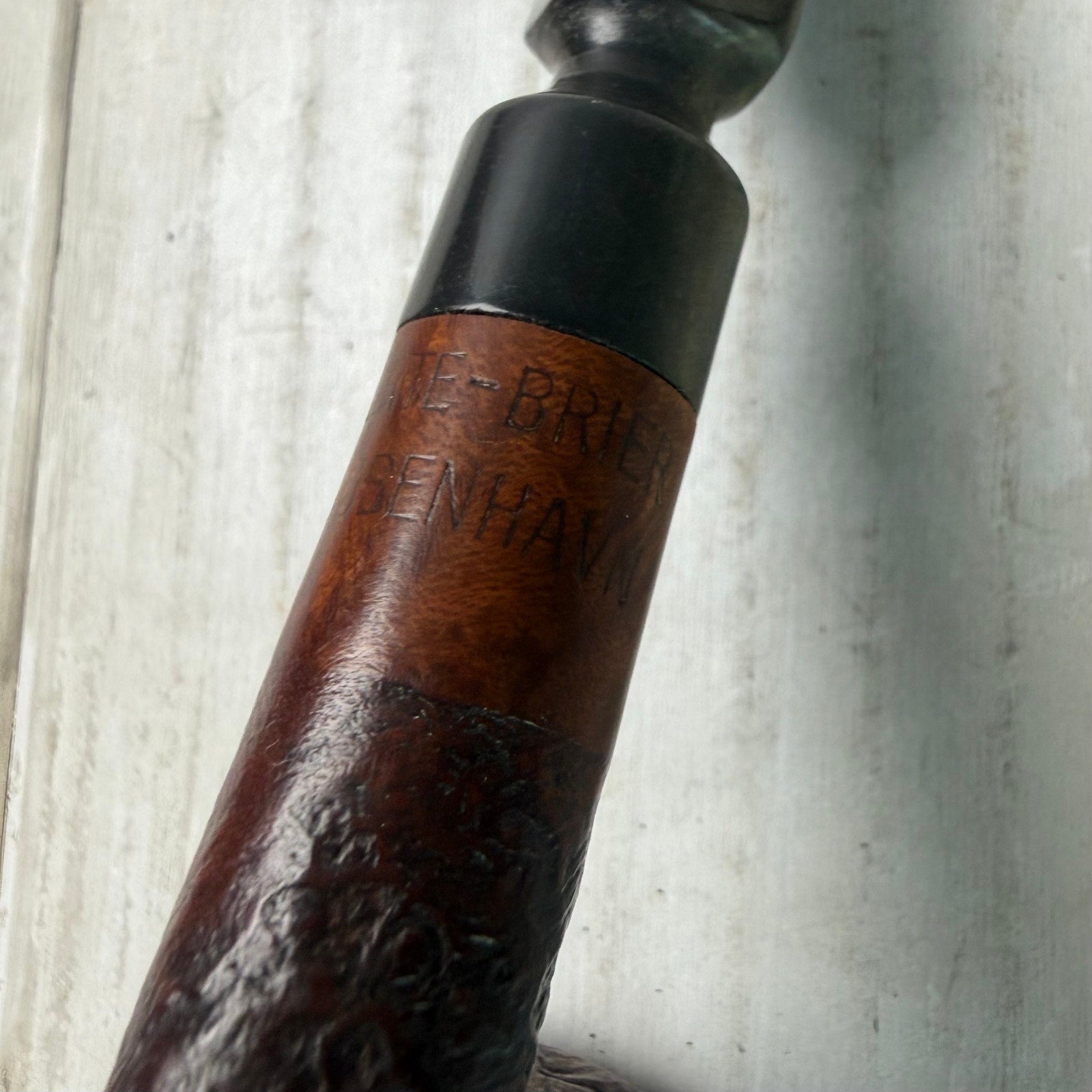 Rusticated Hjerte-Brier (Heart-Briar) Tobacco Pipe