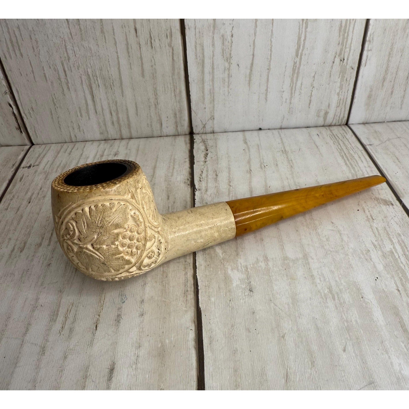 Classic Style Meerschaum Pipe with Carved Grape Leaf Design