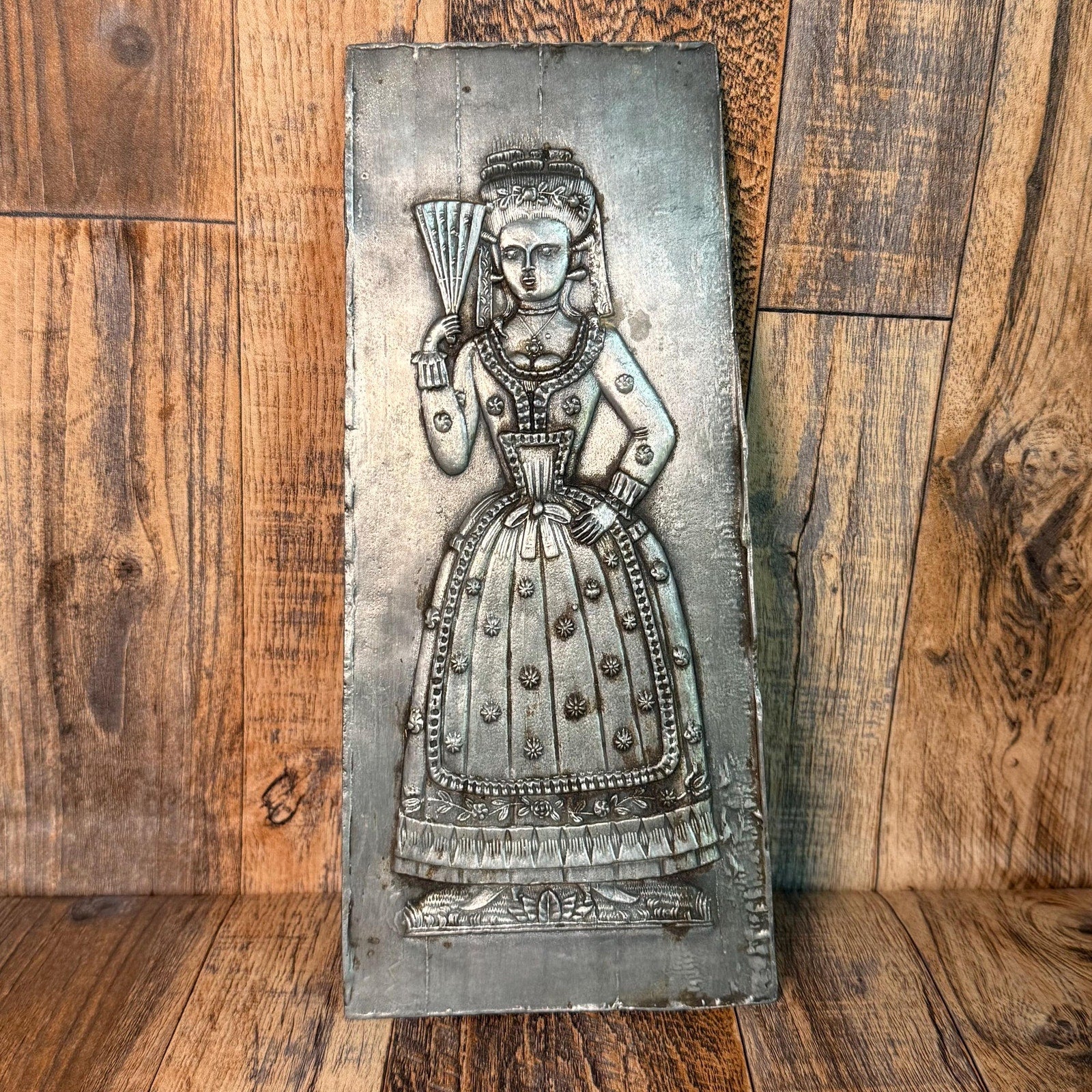 Deutsches Brotmuseum Pewter Bread Mold with Woman Design