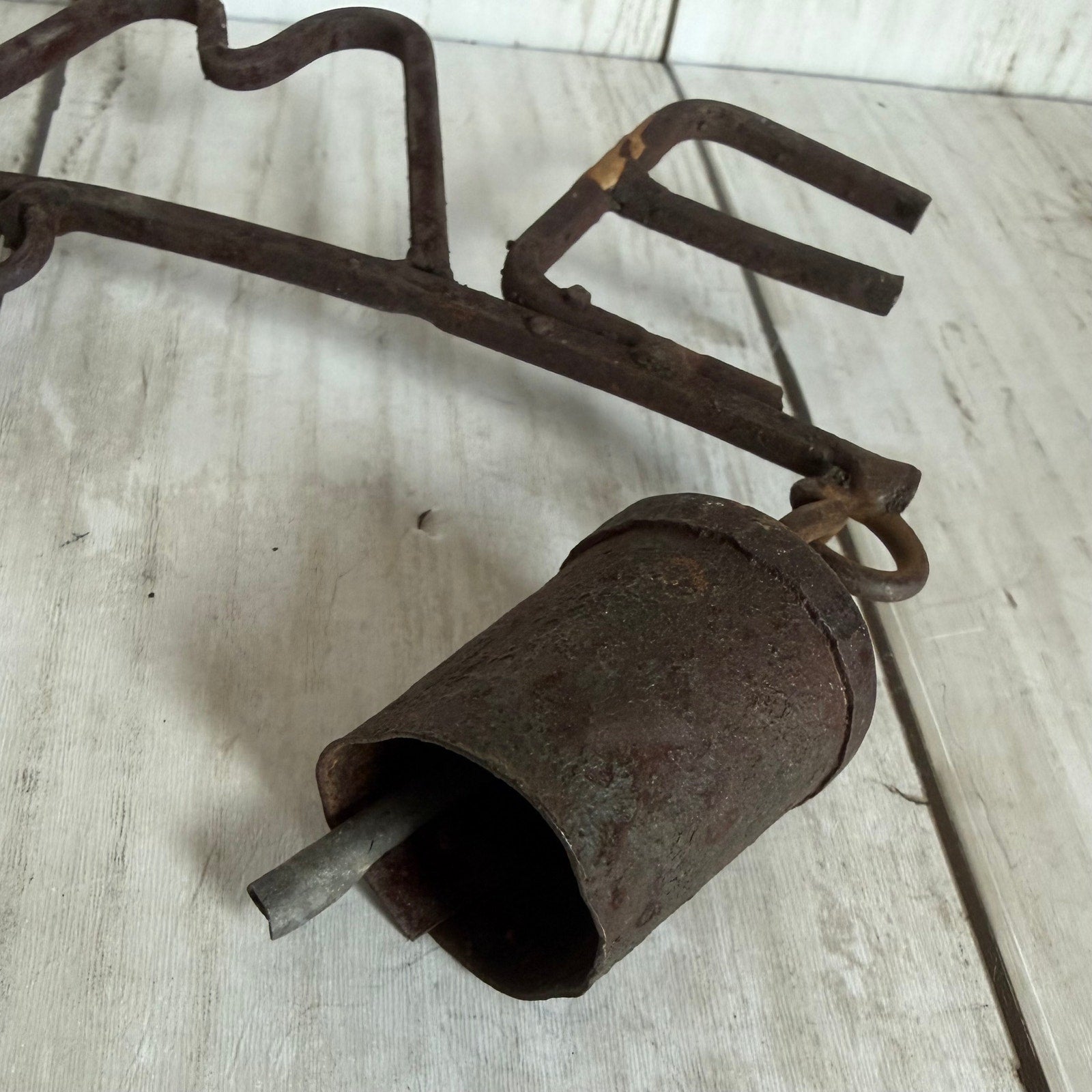 Vintage Rustic Welcome Cowbell Chime
