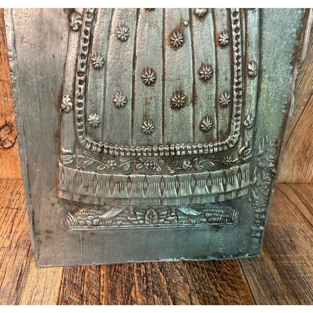 Deutsches Brotmuseum Pewter Bread Mold with Woman Design